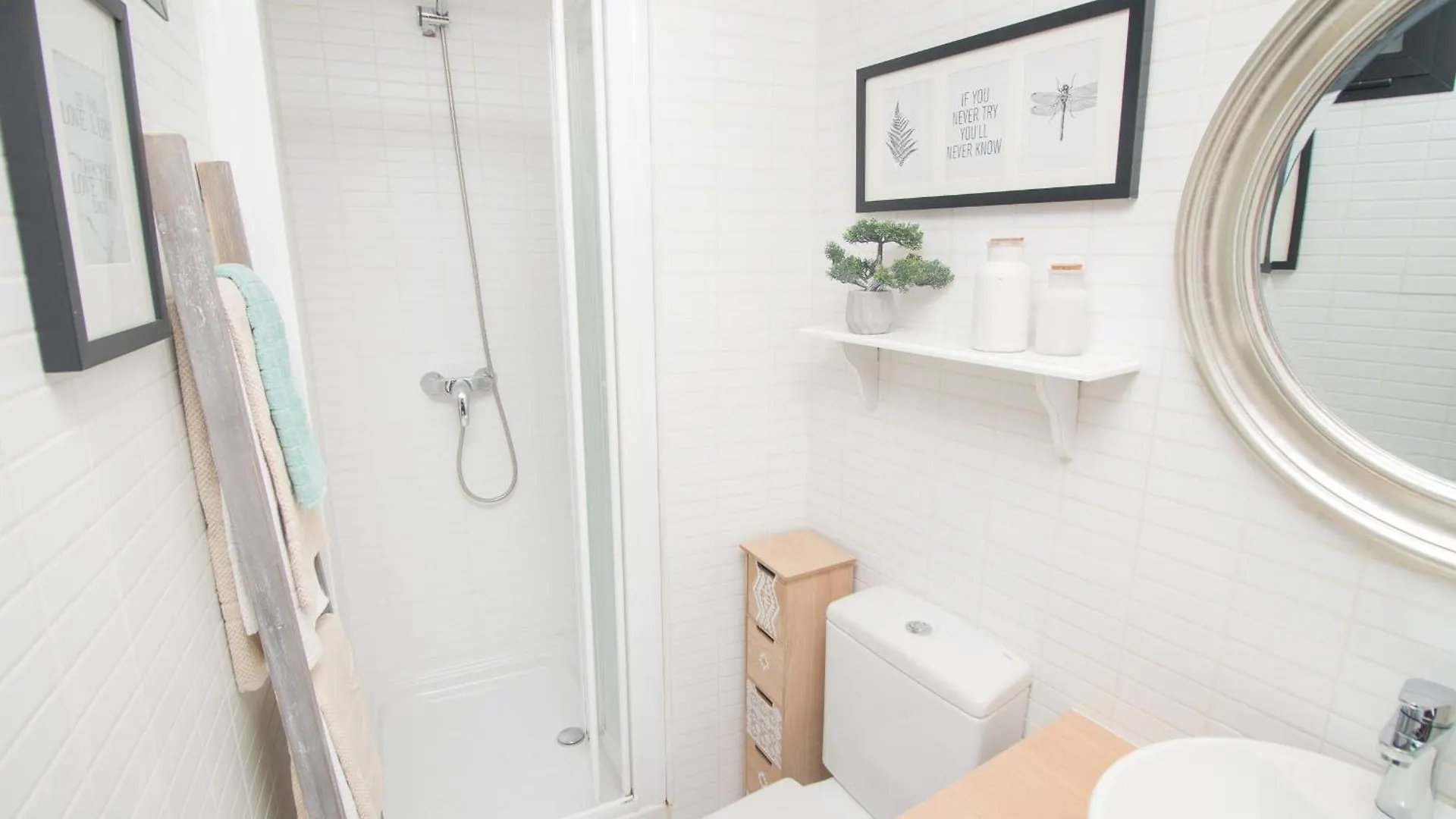 C80 - Rustic Chic Studio Downtown Malaga Apartment